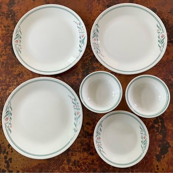 Corelle Rose Marie Set - Picture 1 of 13